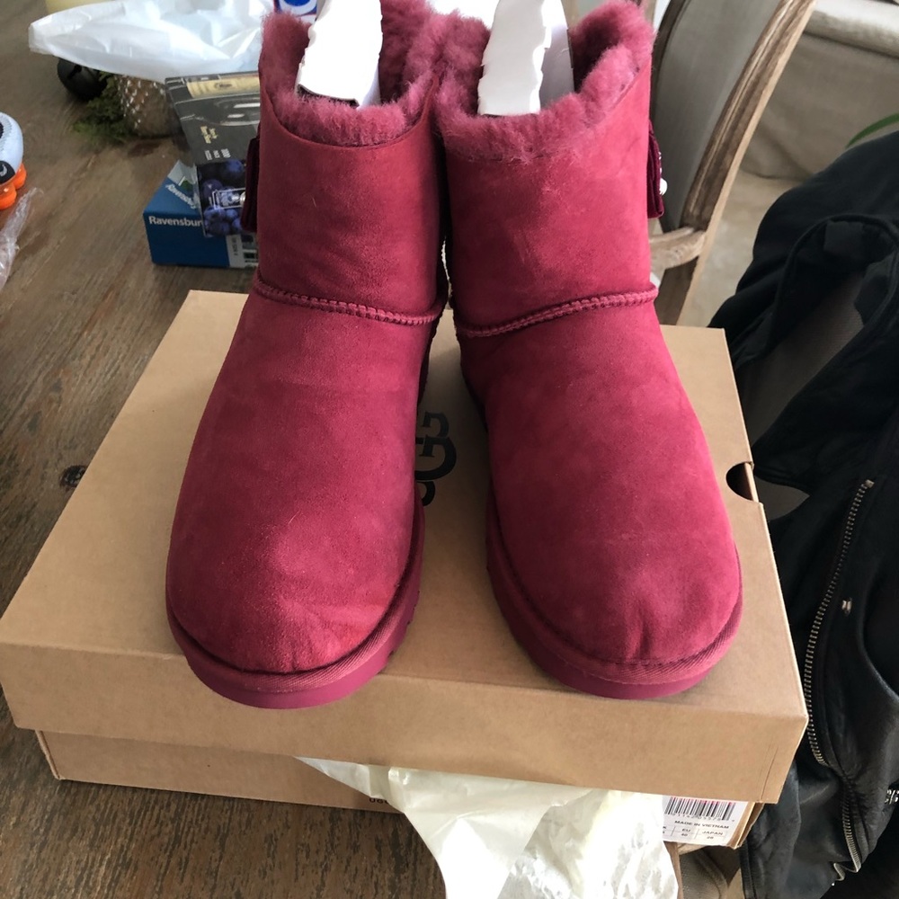 Ugg pearl and rhinestone Bailey Bows.